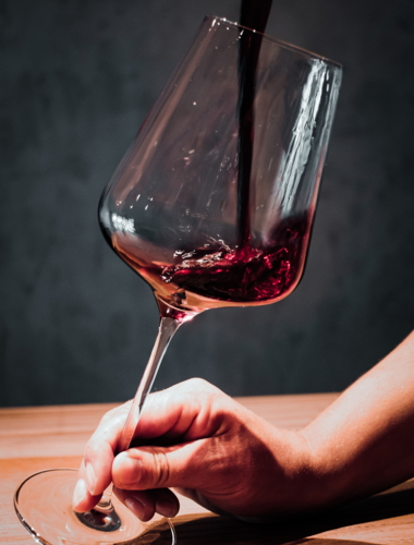 Ein Glas Rotwein bei Weingut Fritz Walter