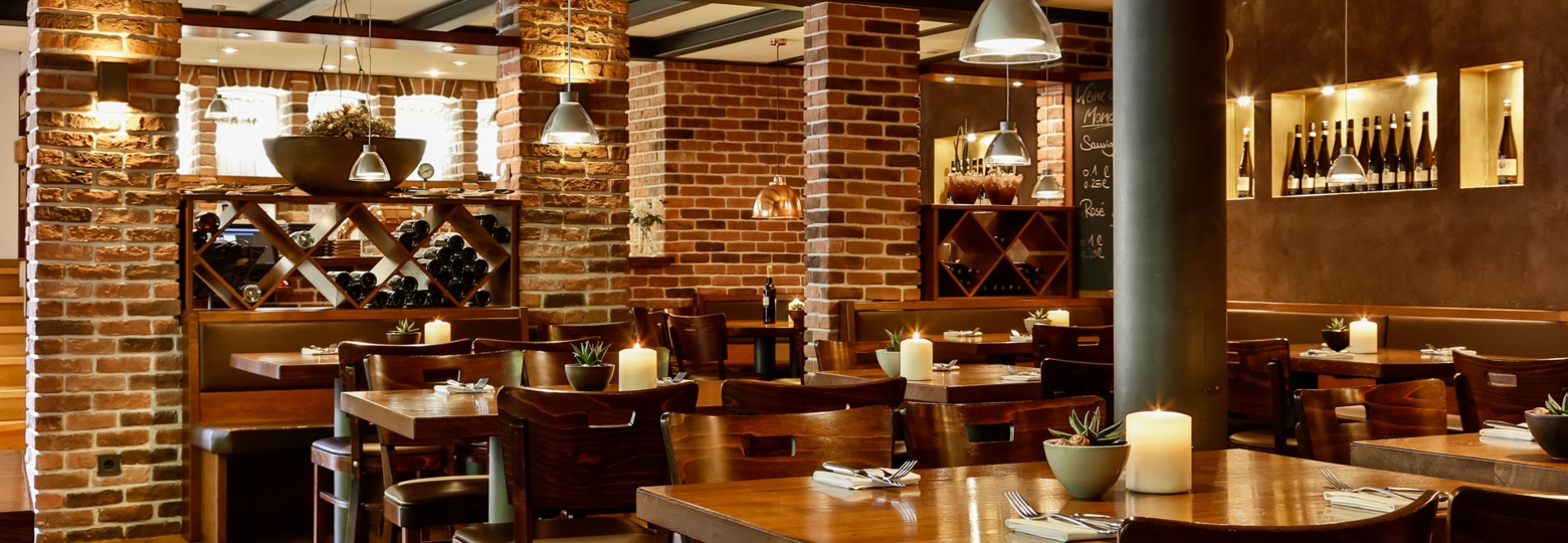 Restaurantinnenbereich im Weingut Fritz Walter
