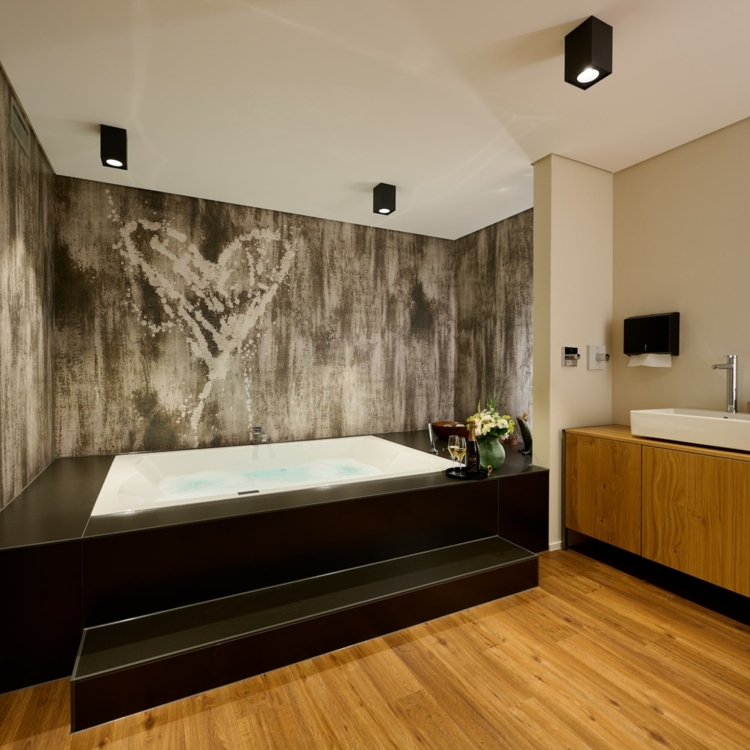 Whirlpool-Badewanne WeinHotel Fritz Walter